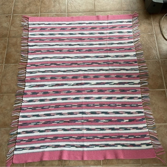 Knitted Lap Sofa Throw With Tassels Southwest Design 59” x 47” - Picture 9 of 15